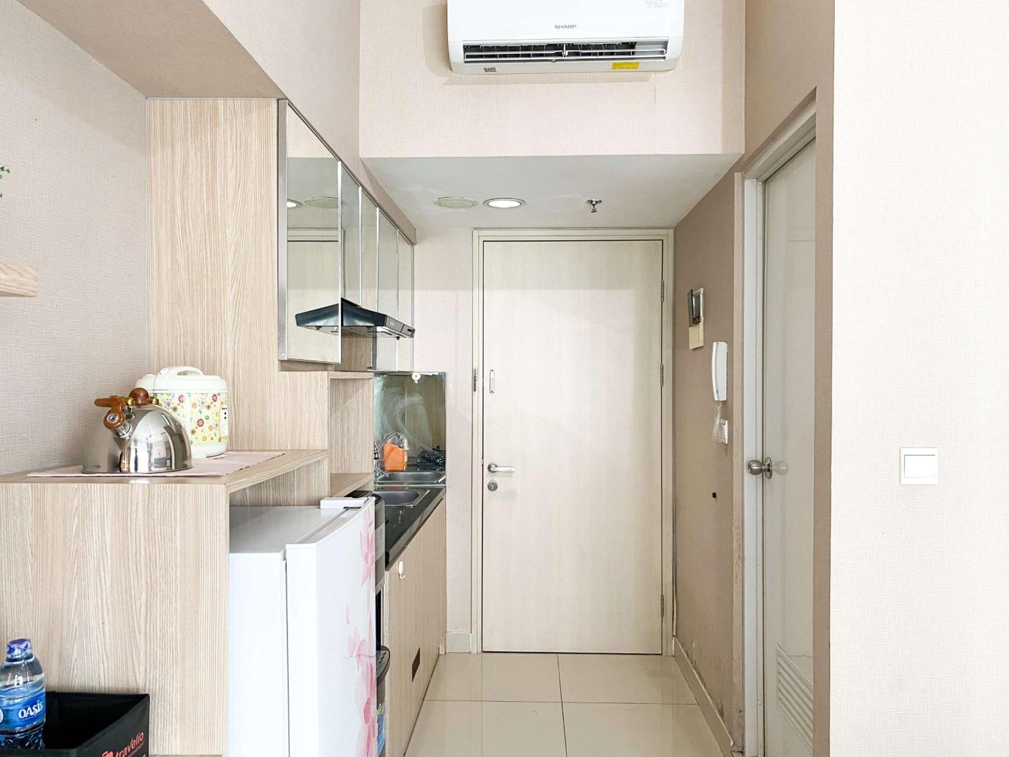 Springlake Summarecon Near Shopping Mall By Travelio Apartemen Bekasi